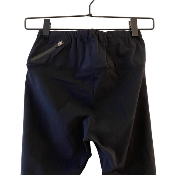 Isachi Athleisure Italy Capri Pants Black Womens Size Medium - Picture 5 of 9